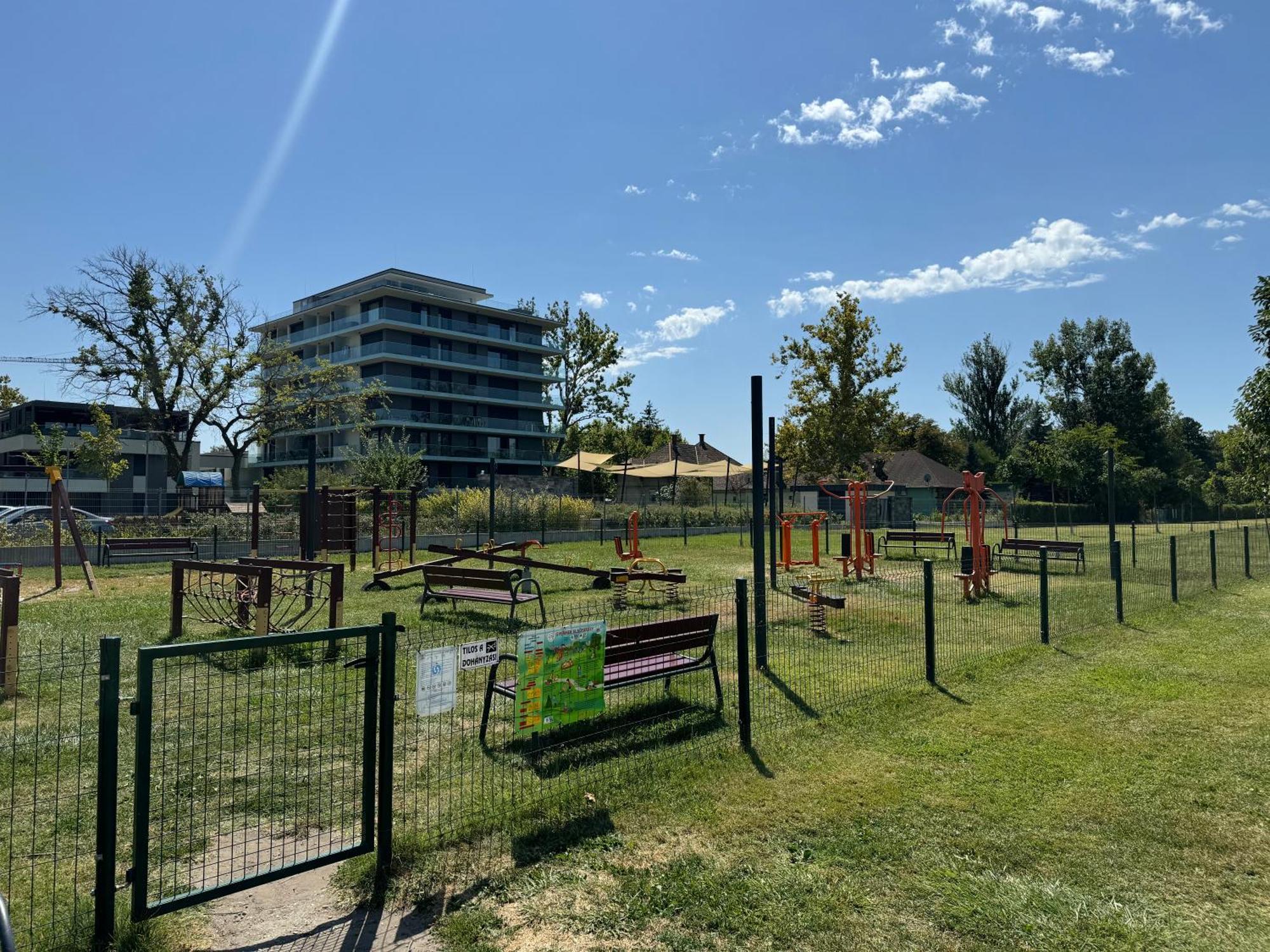 Lelle Resort Apartman Balatonlelle Exterior foto